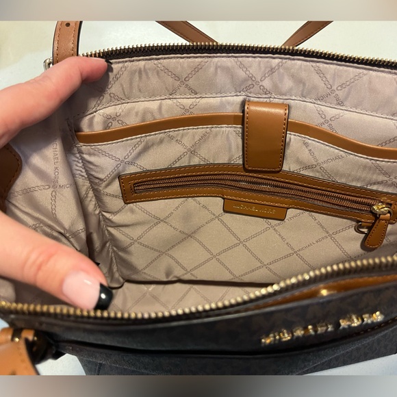 Brown Michael Kors Tote Bag - Picture 5 of 5